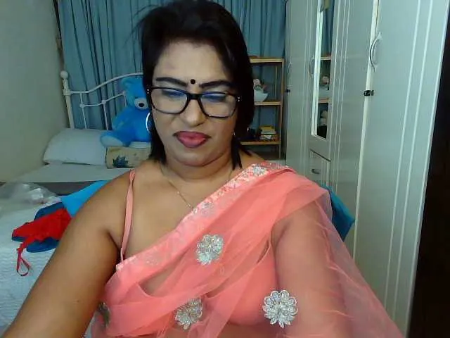 Live sex webcam photo for indiandelight001 #290761414