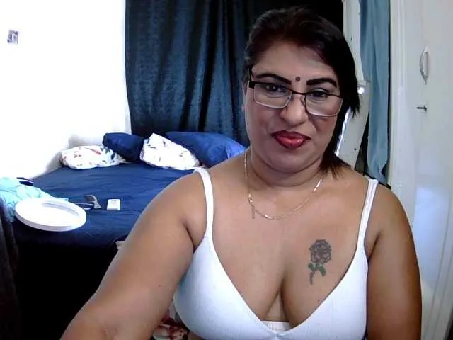 Live sex webcam photo for indiandelight001 #292442157