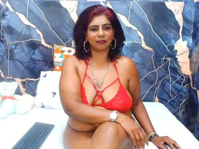 Live sex webcam photo for indianerotica69 #292555527