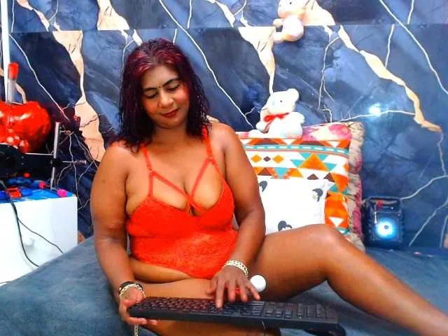 Live sex webcam photo for indianerotica69 #293155928