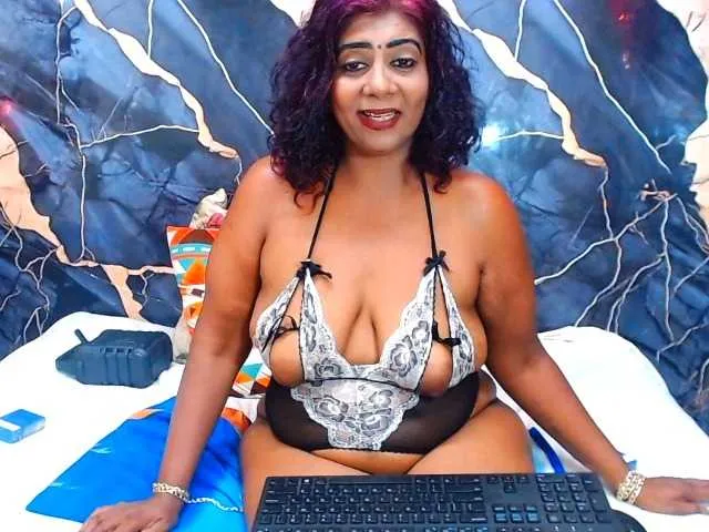 Live sex webcam photo for indianerotica69 #293240040