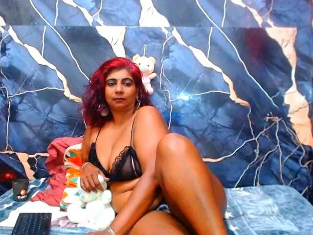 Live sex webcam photo for indianerotica69 #293708361