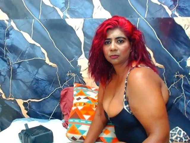 Live sex webcam photo for indianerotica69 #293771617