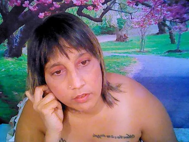 Live sex webcam photo for indianroxy #287933310
