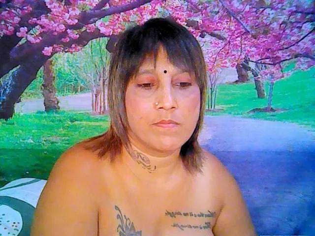 Live sex webcam photo for indianroxy #287933314