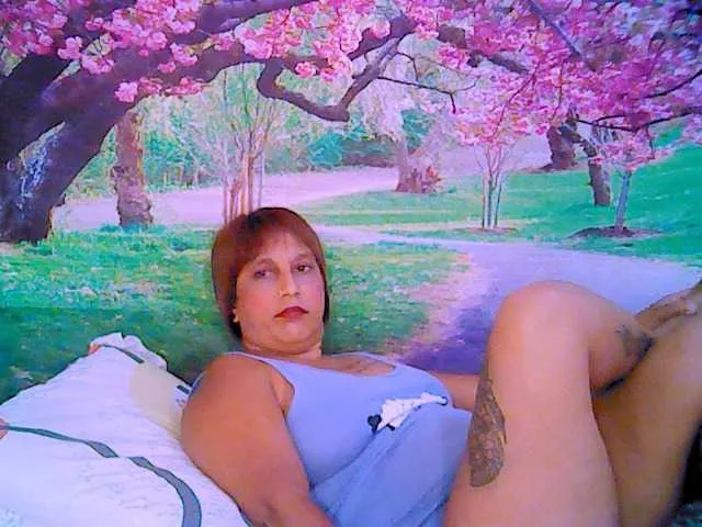 Live sex webcam photo for indianroxy #287933327