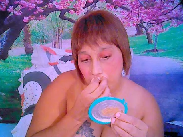 Live sex webcam photo for indianroxy #287933342