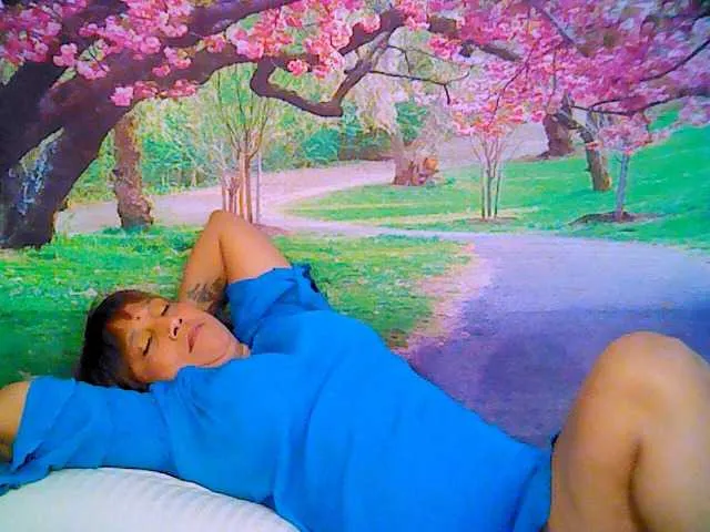 Live sex webcam photo for indianroxy #287933362