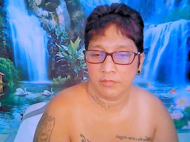 Live sex webcam photo for indianroxy #287933490
