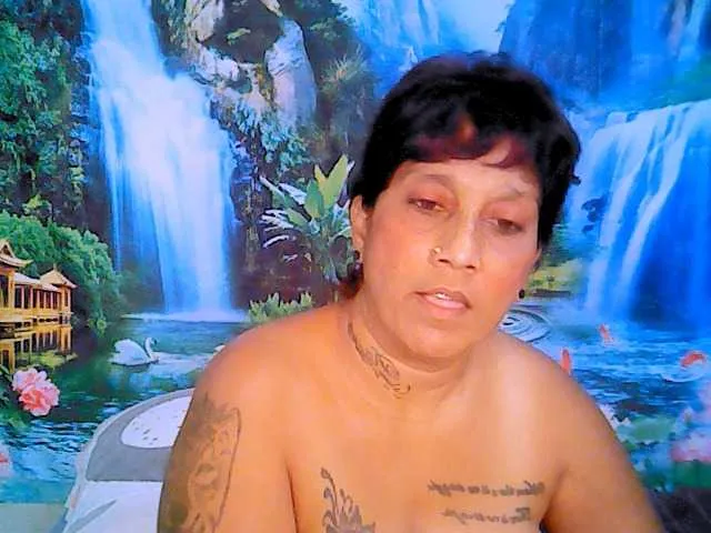 Live sex webcam photo for indianroxy #287933508