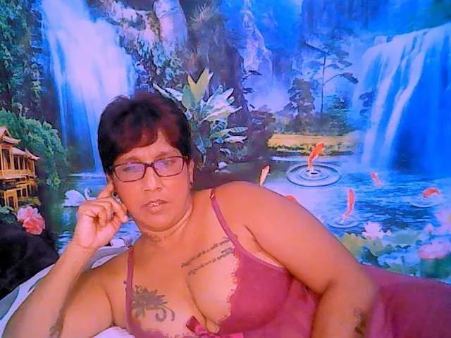 Live sex webcam photo for indianroxy #287933509