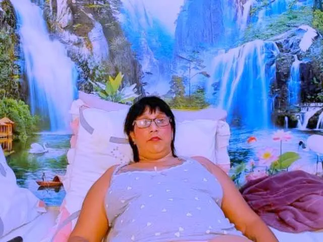 Live sex webcam photo for indianroxy #287933563