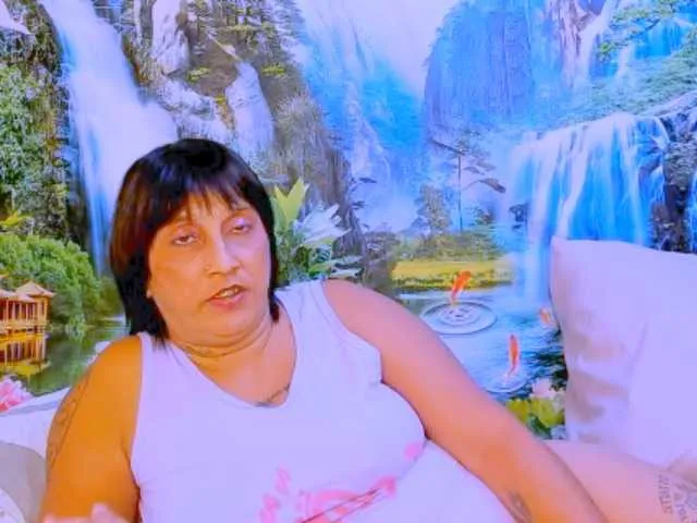 Live sex webcam photo for indianroxy #287933568