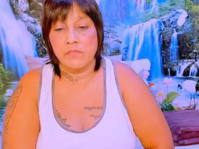 Live sex webcam photo for indianroxy #287933592
