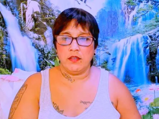 Live sex webcam photo for indianroxy #288228394