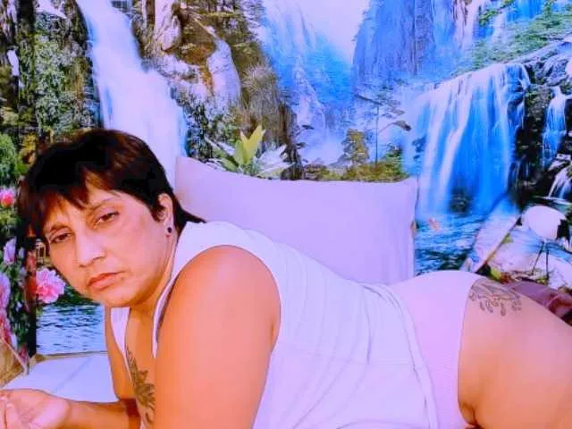 Live sex webcam photo for indianroxy #288647641