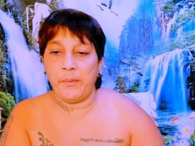 Live sex webcam photo for indianroxy #288994109