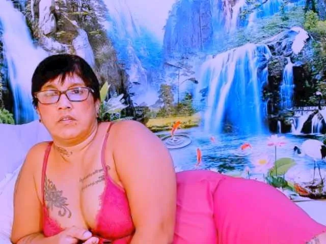 Live sex webcam photo for indianroxy #289317455