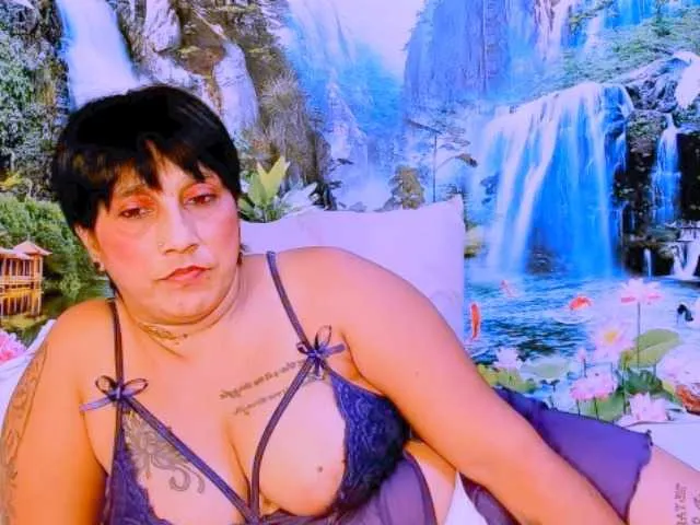 Live sex webcam photo for indianroxy #289609515