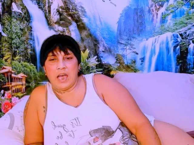 Live sex webcam photo for indianroxy #289647601