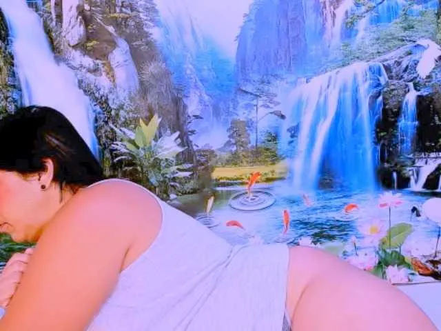 Live sex webcam photo for indianroxy #289678596
