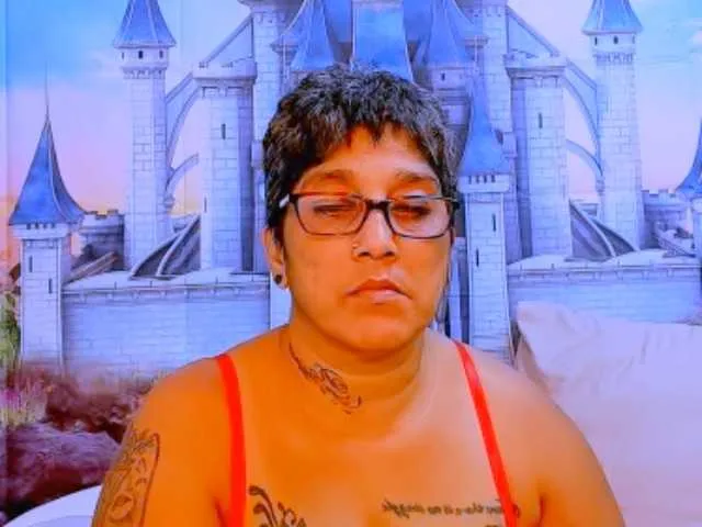 Live sex webcam photo for indianroxy #290848263