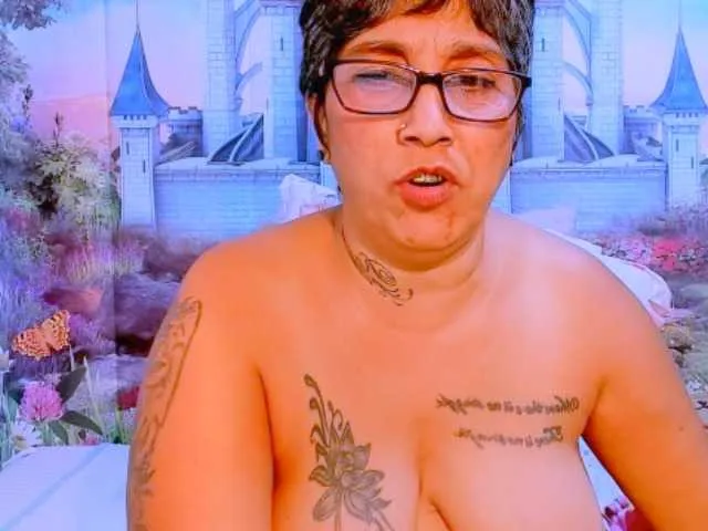 Live sex webcam photo for indianroxy #291155982
