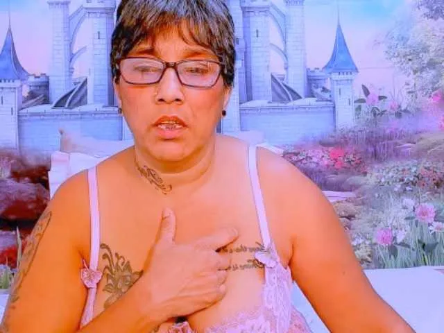Live sex webcam photo for indianroxy #291234753