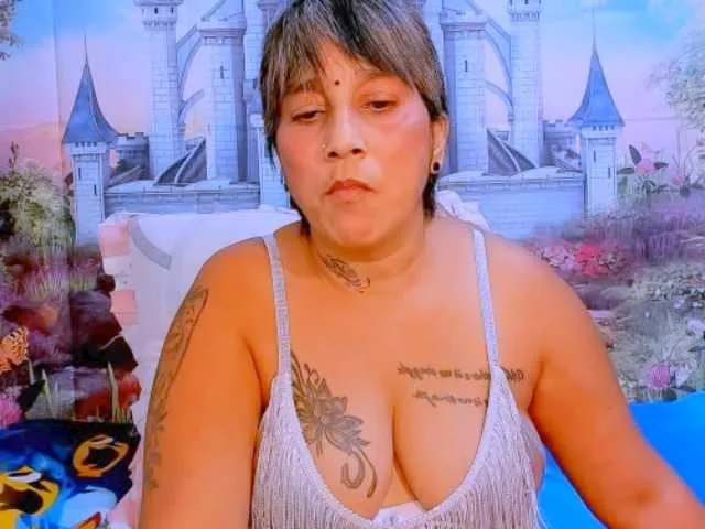 Live sex webcam photo for indianroxy #291492673