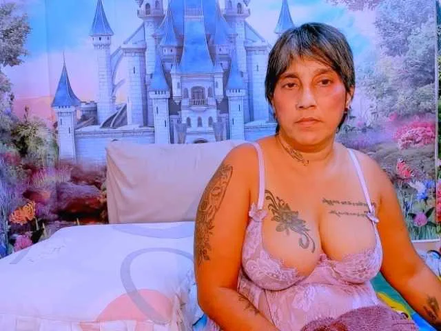 Live sex webcam photo for indianroxy #291524148