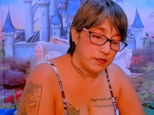 Live sex webcam photo for indianroxy #291603478