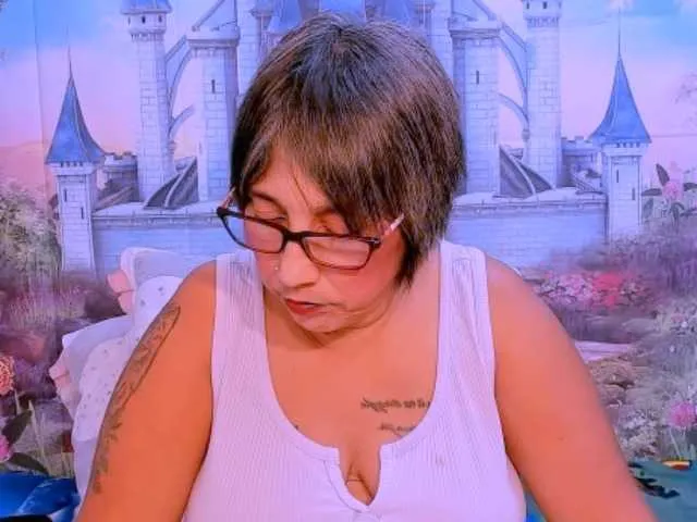 Live sex webcam photo for indianroxy #291695041