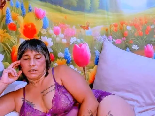 Live sex webcam photo for indianroxy #292609090