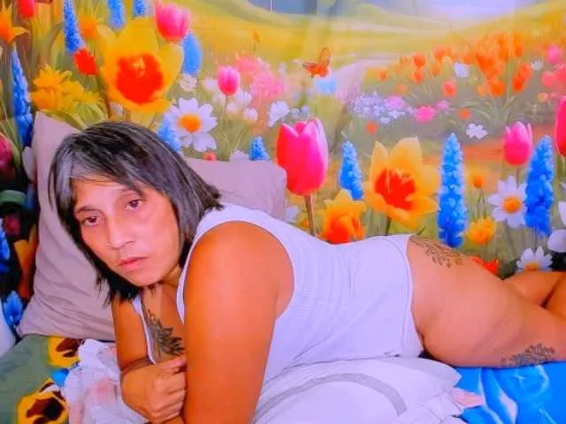 Live sex webcam photo for indianroxy #293262473