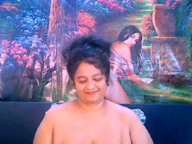 Live sex webcam photo for indianstar75 #274620386