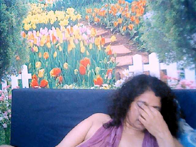 Live sex webcam photo for indianstar75 #275479423