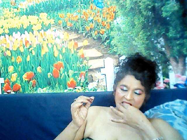 Live sex webcam photo for indianstar75 #275491039