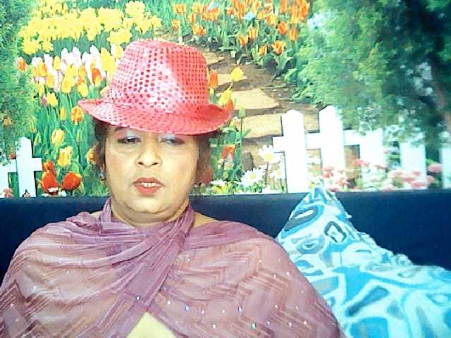 Live sex webcam photo for indianstar75 #275493826