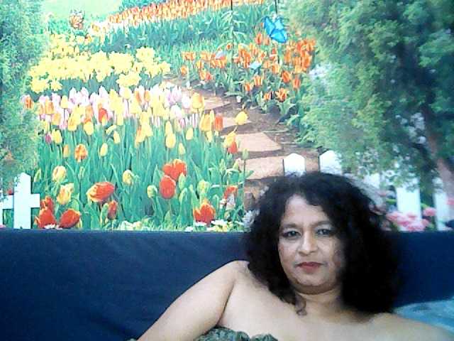 Live sex webcam photo for indianstar75 #275565928