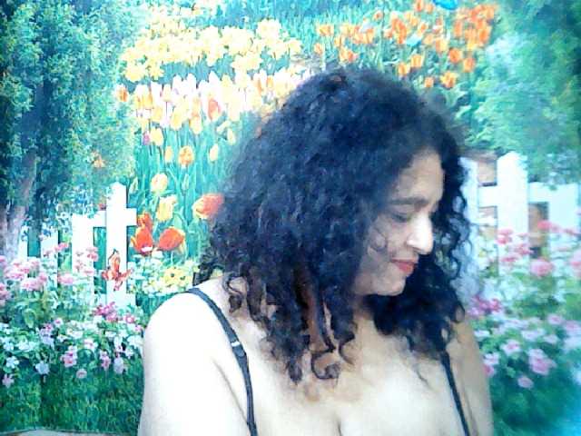 Live sex webcam photo for indianstar75 #275568806