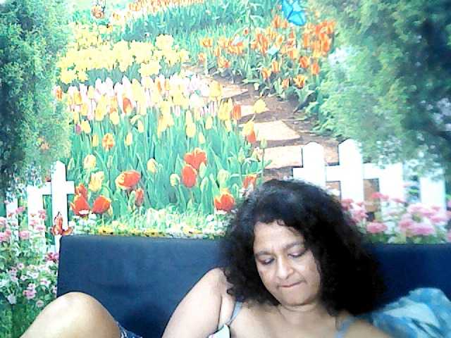 Live sex webcam photo for indianstar75 #275704171