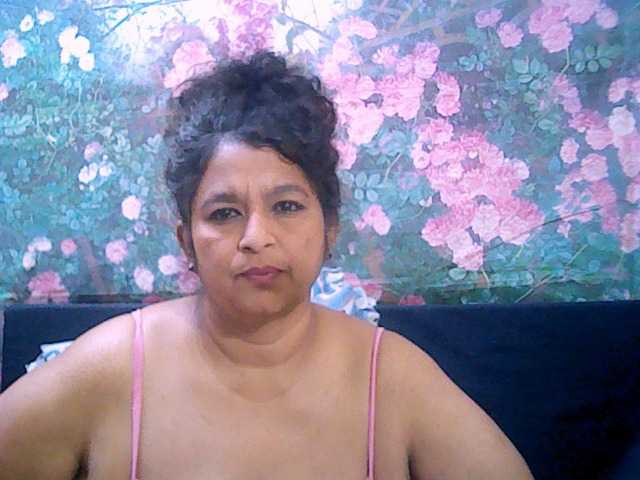 Live sex webcam photo for indianstar75 #276550934