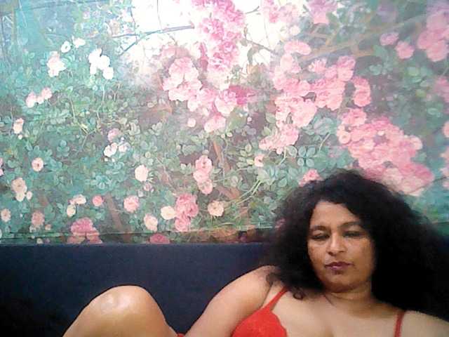 Live sex webcam photo for indianstar75 #276605411