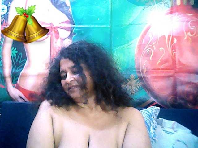 Live sex webcam photo for indianstar75 #276924517