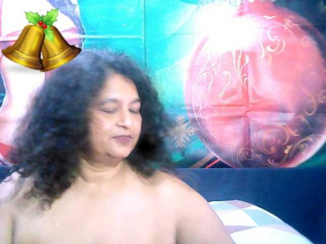 Live sex webcam photo for indianstar75 #276954247