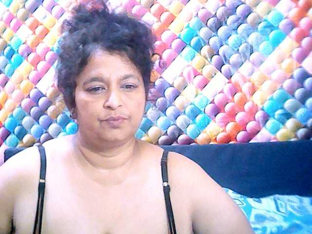 Live sex webcam photo for indianstar75 #277069929