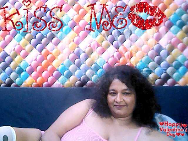 Live sex webcam photo for indianstar75 #277280360