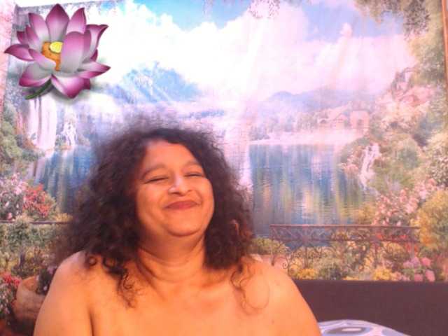 Live sex webcam photo for indianstar75 #277392920