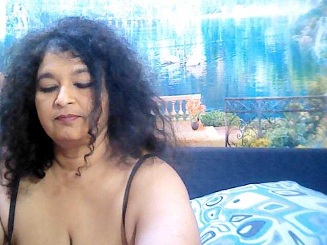 Live sex webcam photo for indianstar75 #277484242