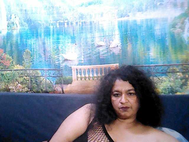 Live sex webcam photo for indianstar75 #277522426